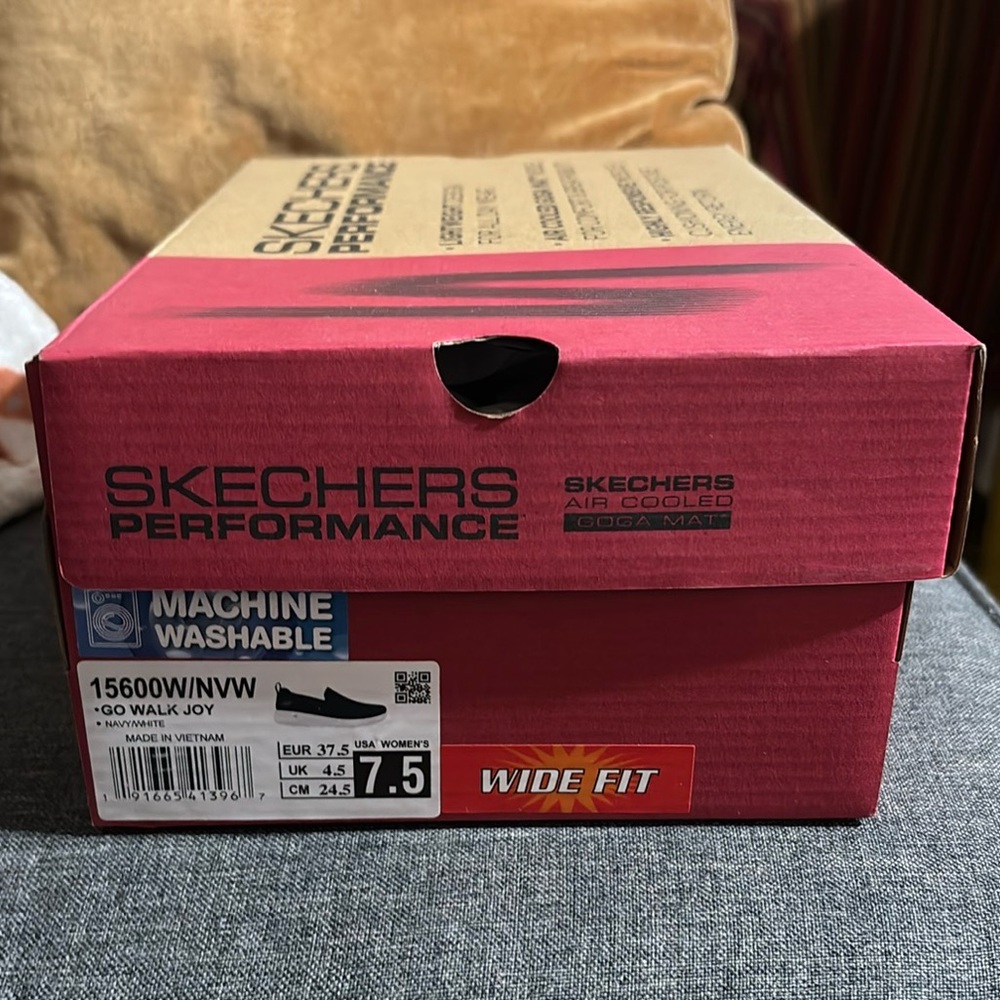Skechers Women's Go Walk Joy Sneakers - Navy Blue 7.5 W NIB - Picture 7 of 7
